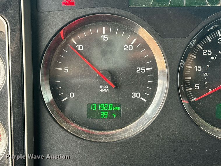 image for item EK0442 2015 Kenworth T660 semi truck