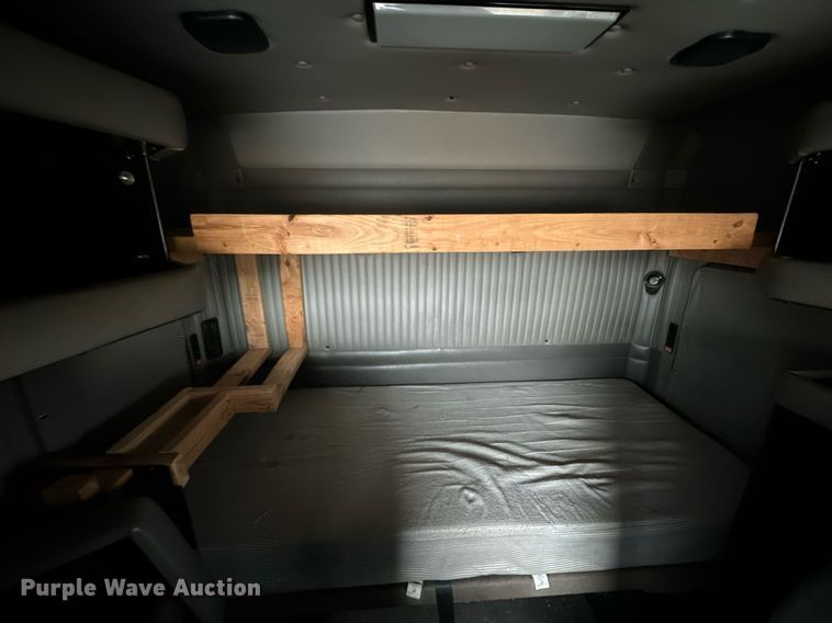 image for item EK0442 2015 Kenworth T660 semi truck