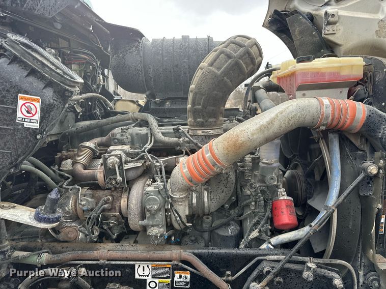 image for item EK0442 2015 Kenworth T660 semi truck