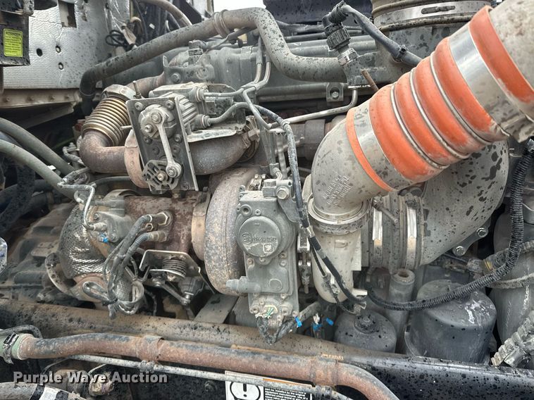 image for item EK0442 2015 Kenworth T660 semi truck