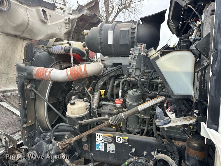 image for item EK0442 2015 Kenworth T660 semi truck