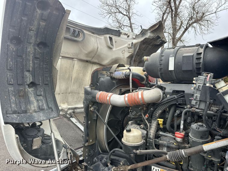 image for item EK0442 2015 Kenworth T660 semi truck