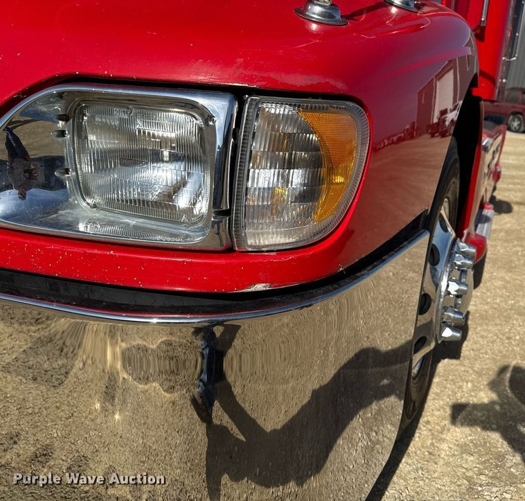 image for item EM3583 2007 International 9400i semi truck