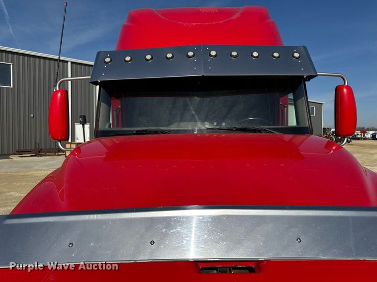 image for item EM3583 2007 International 9400i semi truck