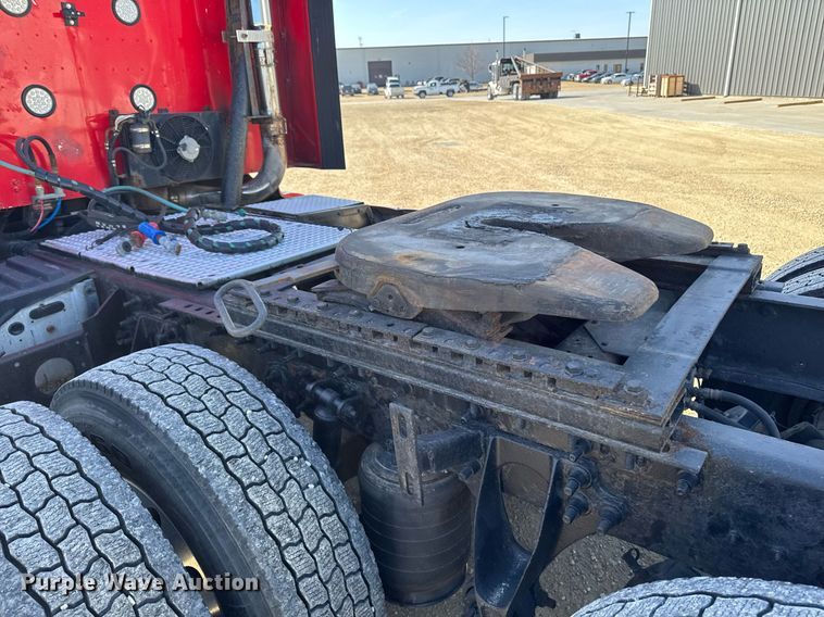 image for item EM3583 2007 International 9400i semi truck