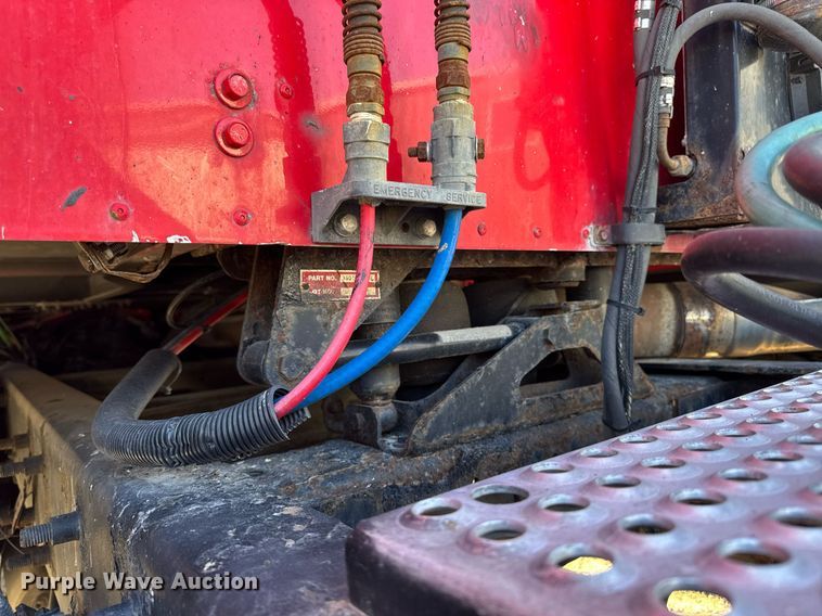 image for item EM3583 2007 International 9400i semi truck