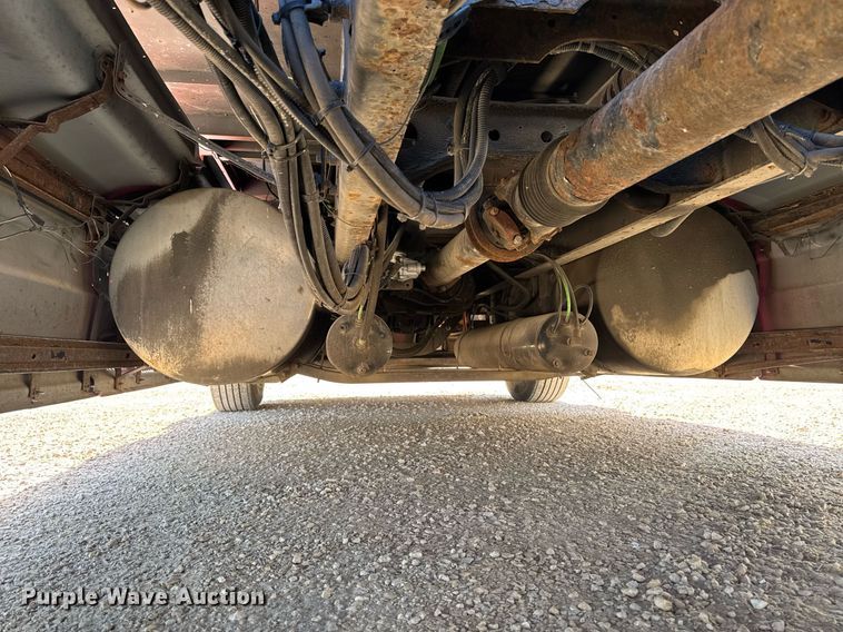 image for item EM3583 2007 International 9400i semi truck