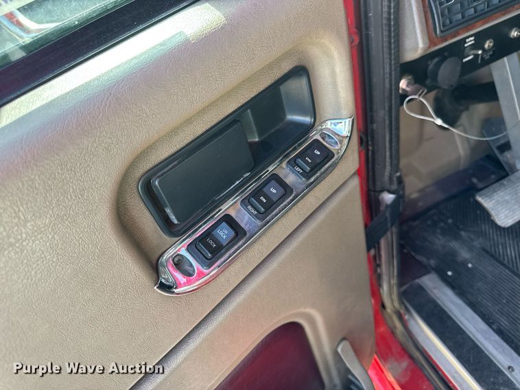 image for item EM3583 2007 International 9400i semi truck