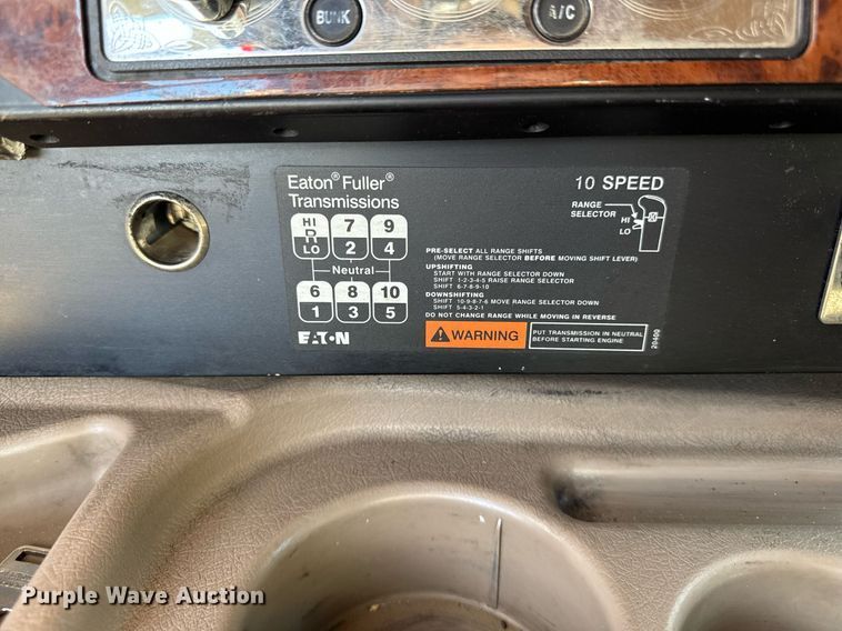 image for item EM3583 2007 International 9400i semi truck