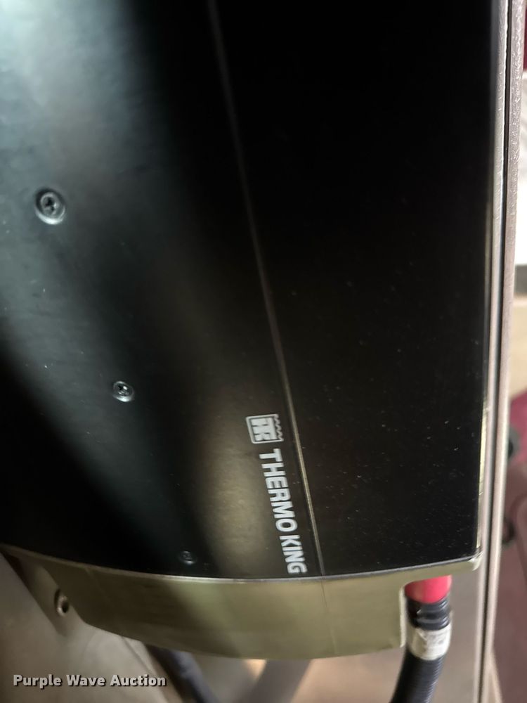 image for item EM3583 2007 International 9400i semi truck