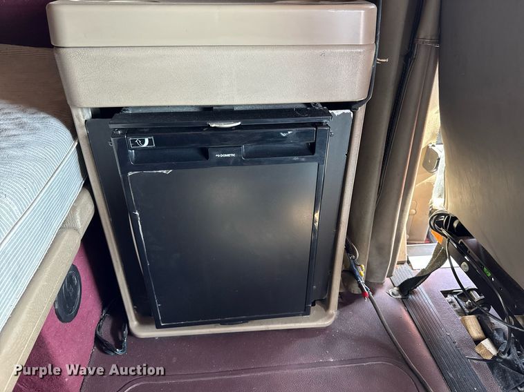 image for item EM3583 2007 International 9400i semi truck