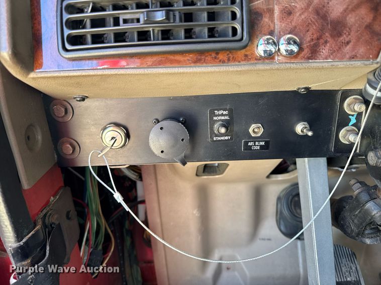 image for item EM3583 2007 International 9400i semi truck