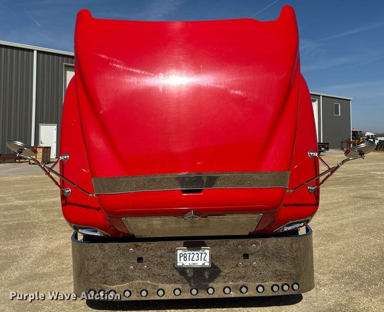 image for item EM3583 2007 International 9400i semi truck