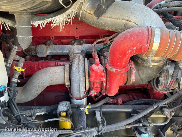 image for item EM3583 2007 International 9400i semi truck