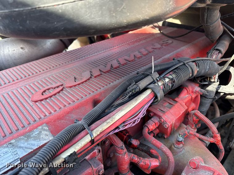 image for item EM3583 2007 International 9400i semi truck