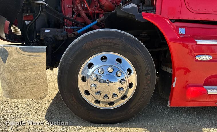 image for item EM3583 2007 International 9400i semi truck