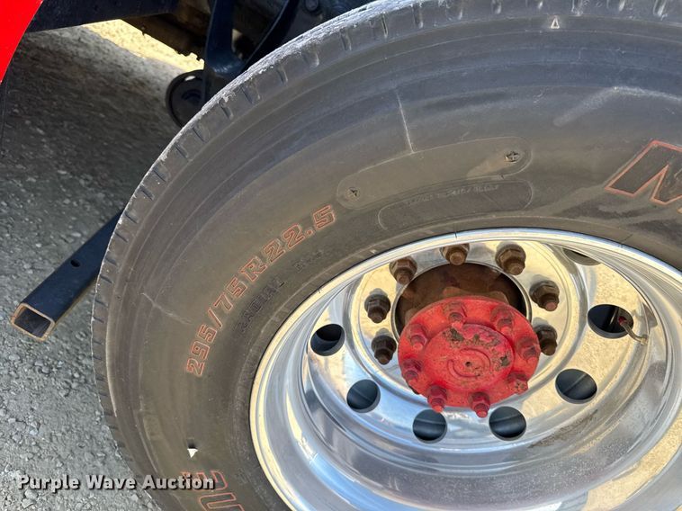 image for item EM3583 2007 International 9400i semi truck