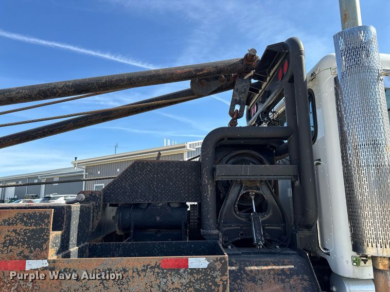 image for item EM3584 2010 Peterbilt 389 winch truck