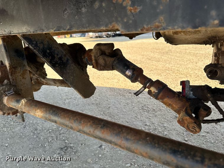 image for item EM3584 2010 Peterbilt 389 winch truck