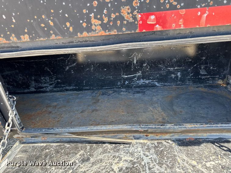 image for item EM3584 2010 Peterbilt 389 winch truck