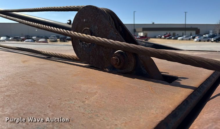 image for item EM3584 2010 Peterbilt 389 winch truck