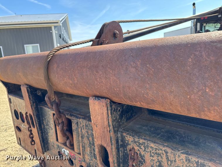 image for item EM3584 2010 Peterbilt 389 winch truck