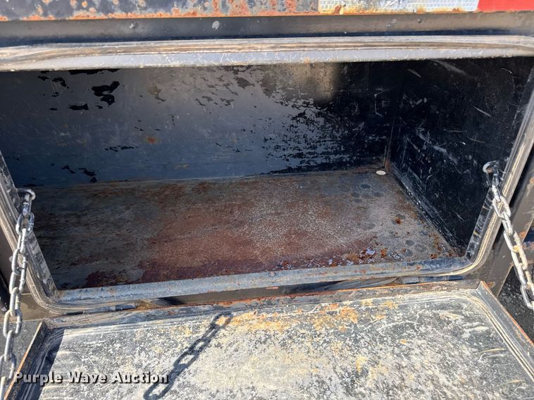 image for item EM3584 2010 Peterbilt 389 winch truck