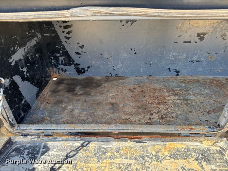 image for item EM3584 2010 Peterbilt 389 winch truck