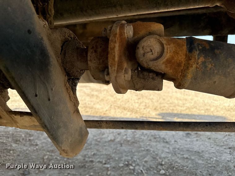 image for item EM3584 2010 Peterbilt 389 winch truck