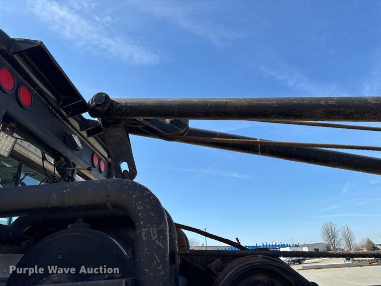 image for item EM3584 2010 Peterbilt 389 winch truck