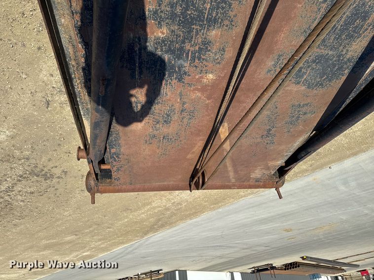 image for item EM3584 2010 Peterbilt 389 winch truck