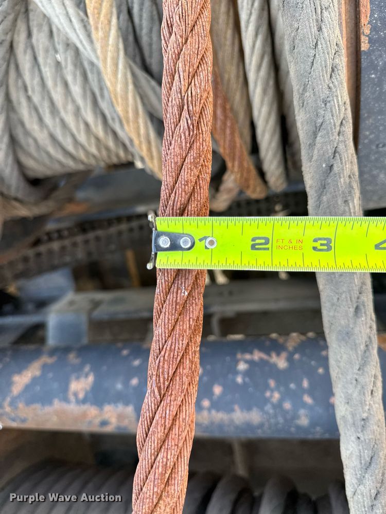 image for item EM3584 2010 Peterbilt 389 winch truck