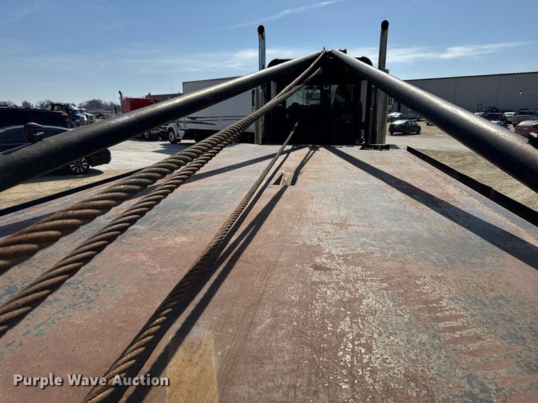 image for item EM3584 2010 Peterbilt 389 winch truck