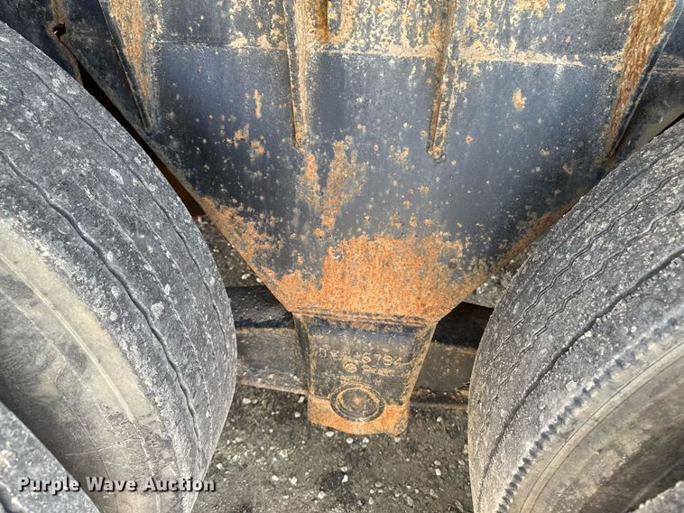 image for item EM3584 2010 Peterbilt 389 winch truck