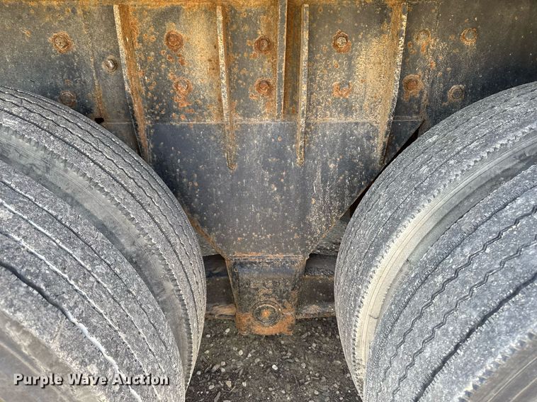 image for item EM3584 2010 Peterbilt 389 winch truck