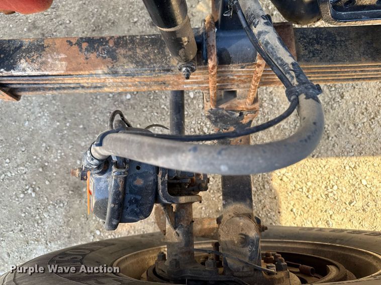 image for item EM3584 2010 Peterbilt 389 winch truck