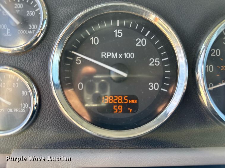 image for item EM3584 2010 Peterbilt 389 winch truck