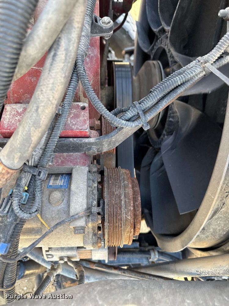 image for item EM3584 2010 Peterbilt 389 winch truck