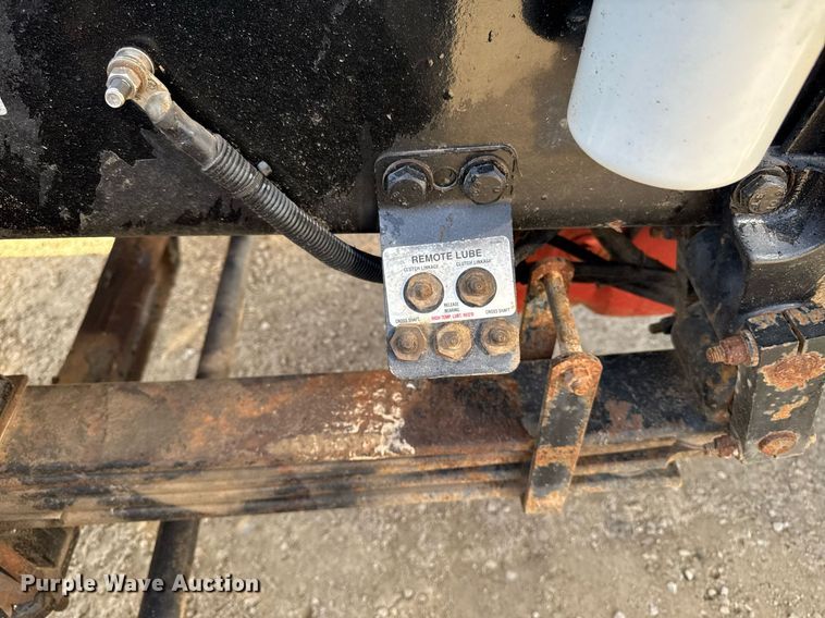 image for item EM3584 2010 Peterbilt 389 winch truck