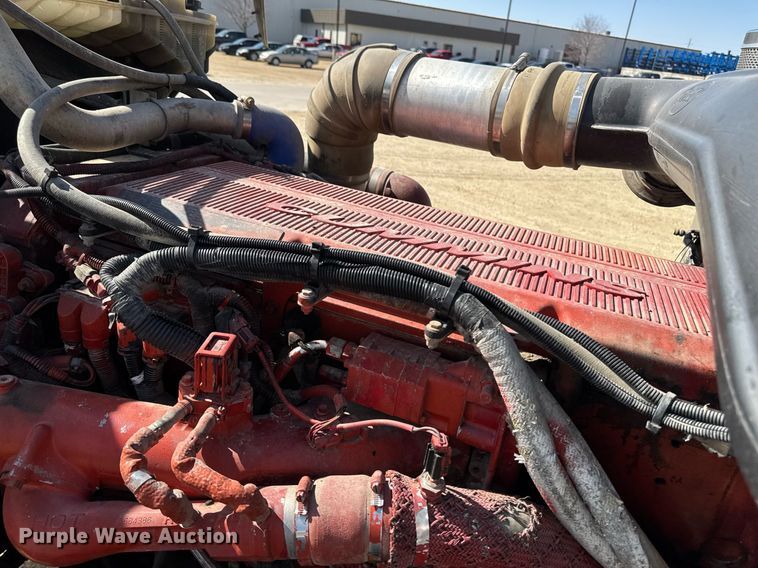 image for item EM3584 2010 Peterbilt 389 winch truck