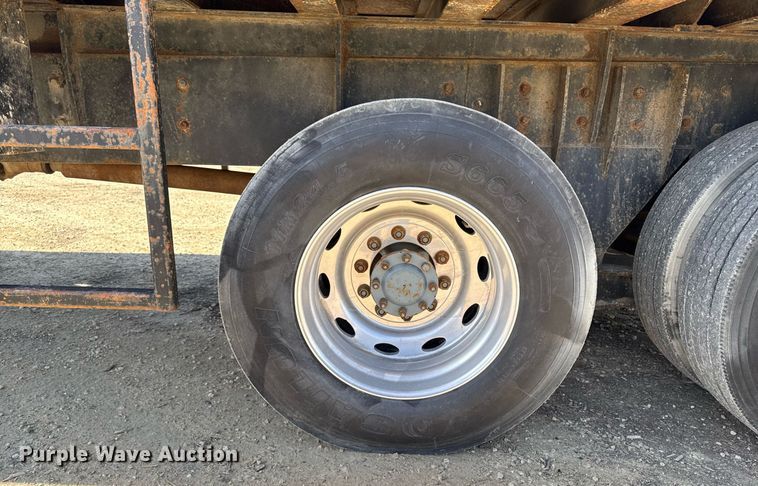 image for item EM3584 2010 Peterbilt 389 winch truck