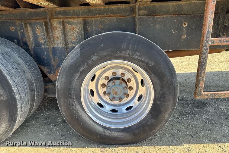 image for item EM3584 2010 Peterbilt 389 winch truck