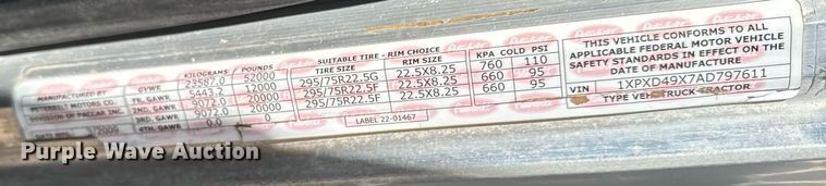 image for item EM3584 2010 Peterbilt 389 winch truck