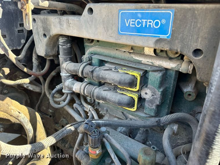 image for item EN5174 Volvo VED12D395 engine