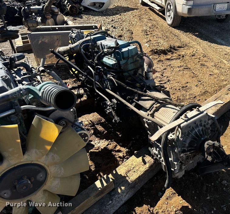 image for item EN5175 2002 International DT466 engine