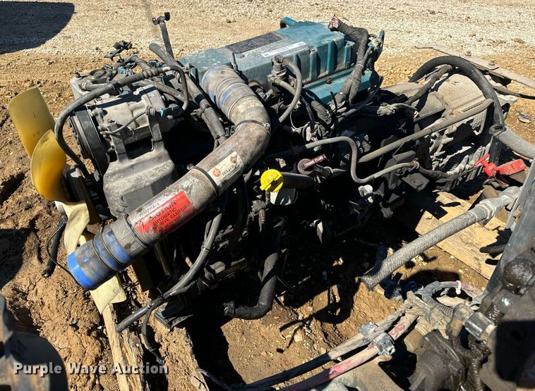 image for item EN5175 2002 International DT466 engine