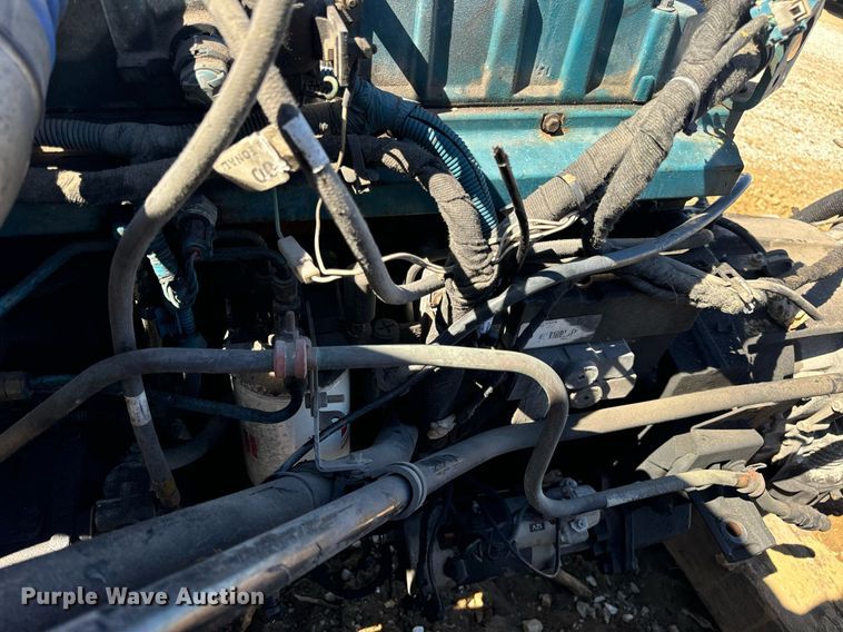 image for item EN5175 2002 International DT466 engine