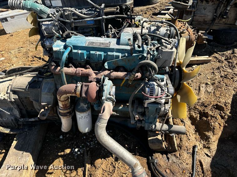 image for item EN5175 2002 International DT466 engine