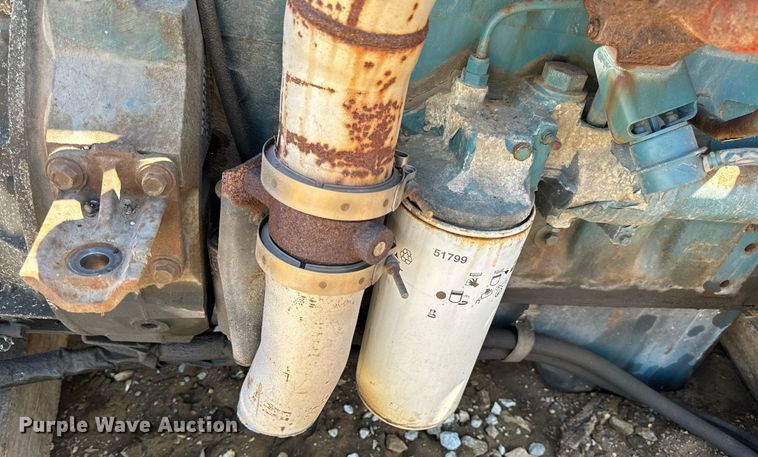 image for item EN5175 2002 International DT466 engine