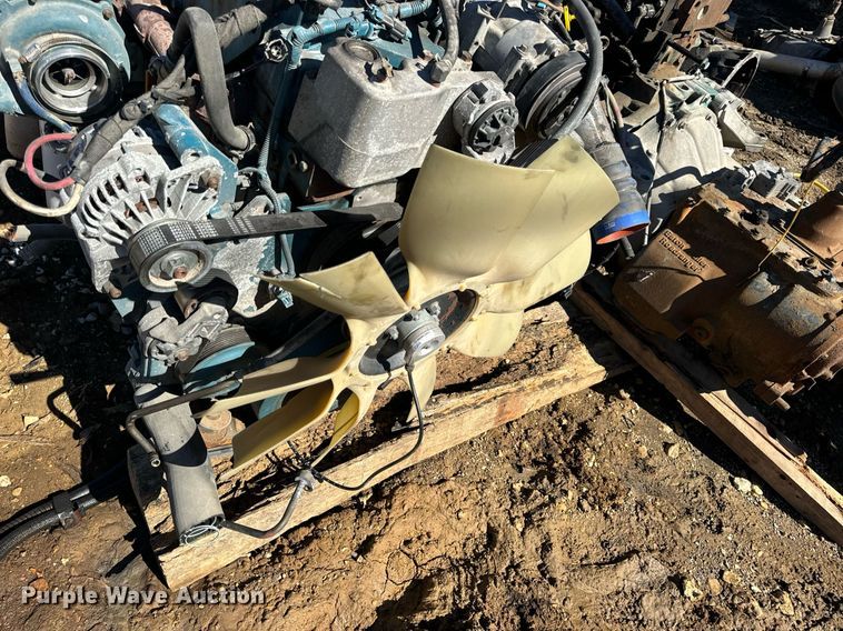 image for item EN5175 2002 International DT466 engine